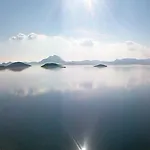 托雷卢基约公寓 *